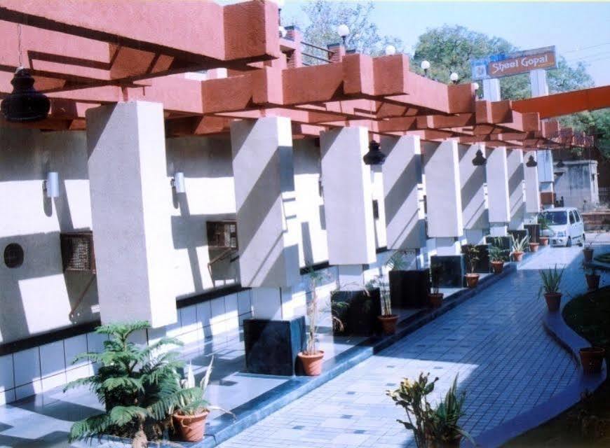 Oyo 2962 Hotel Sheel Gopal Vision Mathura Exterior foto